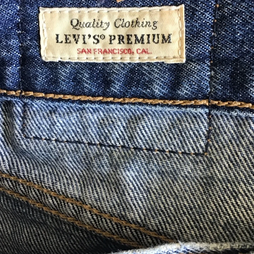 Levi’s High Rise Baggy Denim Shorts Worn Memory Jean Jorts W32 Flat 18" EUC - Picture 6 of 15